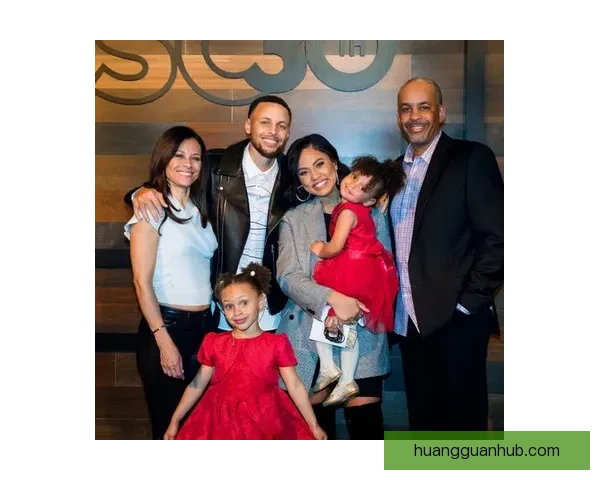 库嫂澄清早年言论称库里非理想型实为自认配不上他