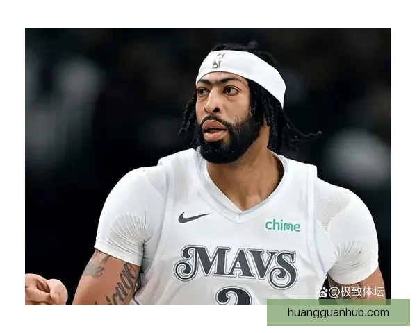 詹姆斯赛后暖心致敬ESPN女记者：原本该去冰敷但我必须回来你太棒了